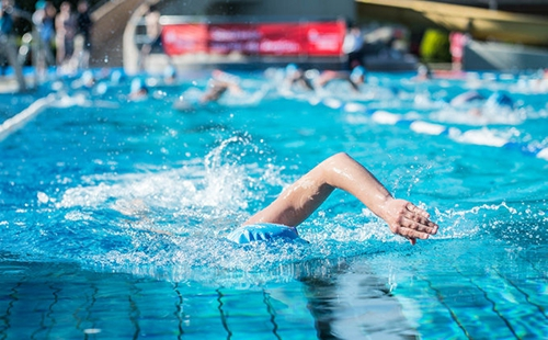 使用紫外線殺菌器池水清澈、衛生