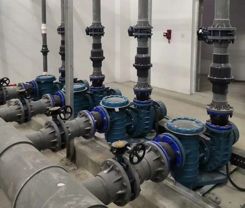 蘑菇视频在线官网設備機房中的水泵